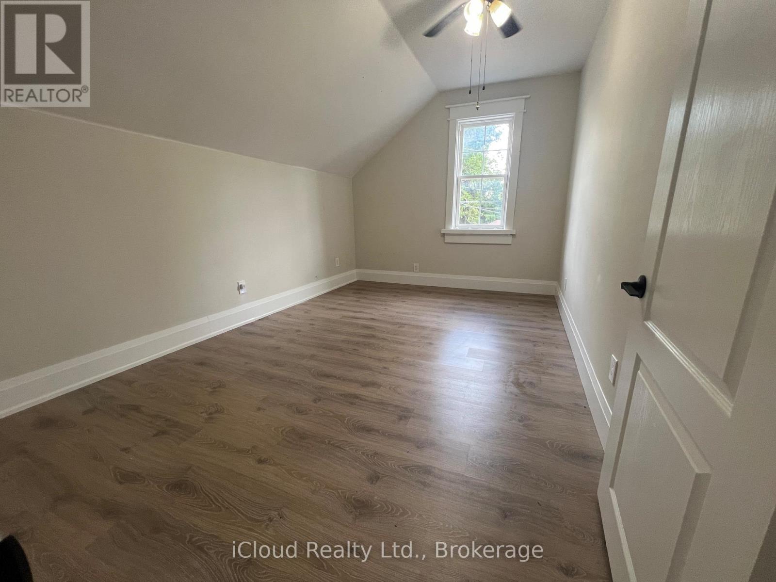 71 OSPREY STREET S - 22