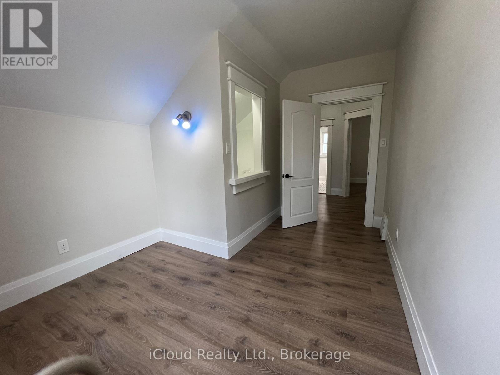 71 OSPREY STREET S - 26