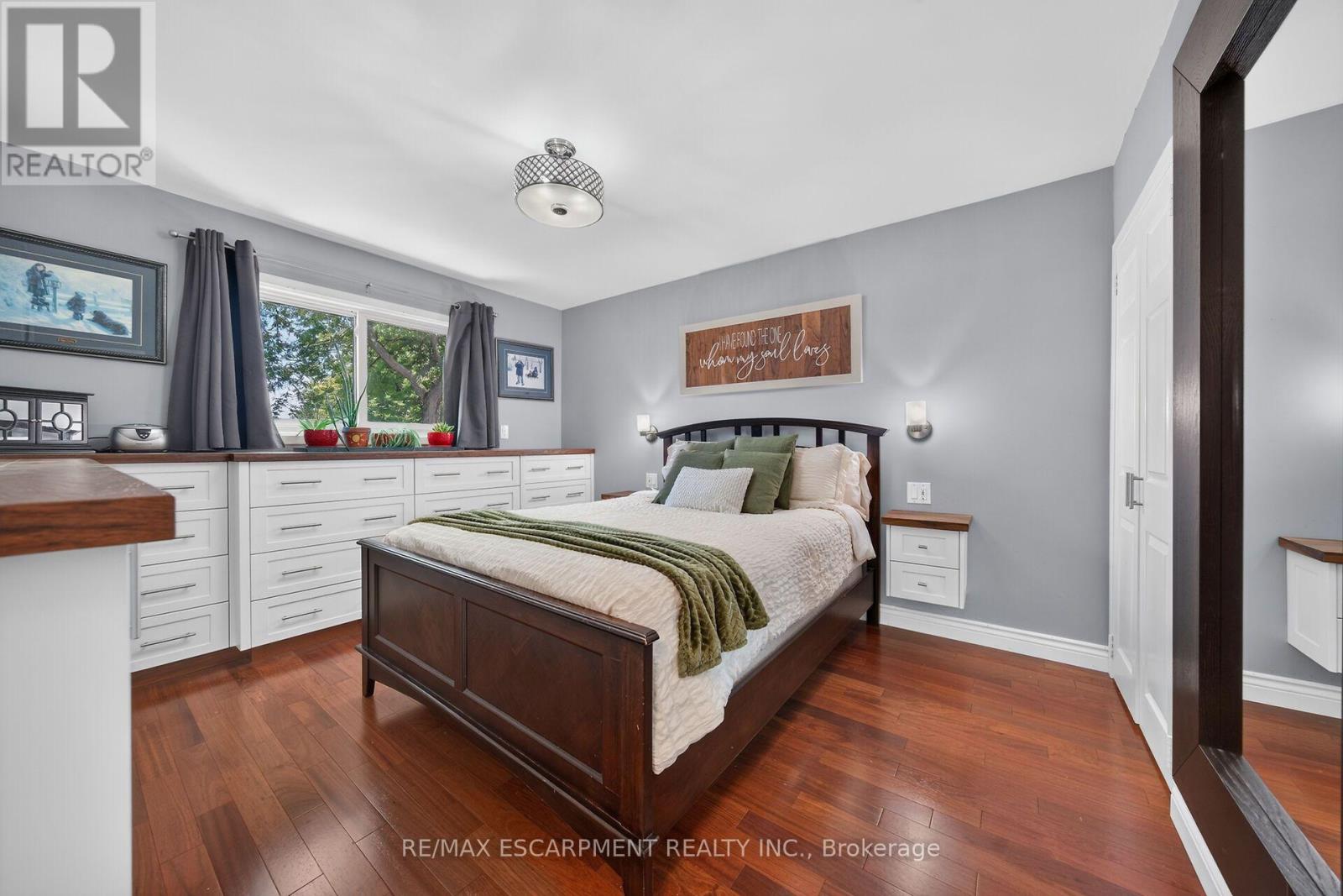 8399 DICKENSON ROAD E - 19