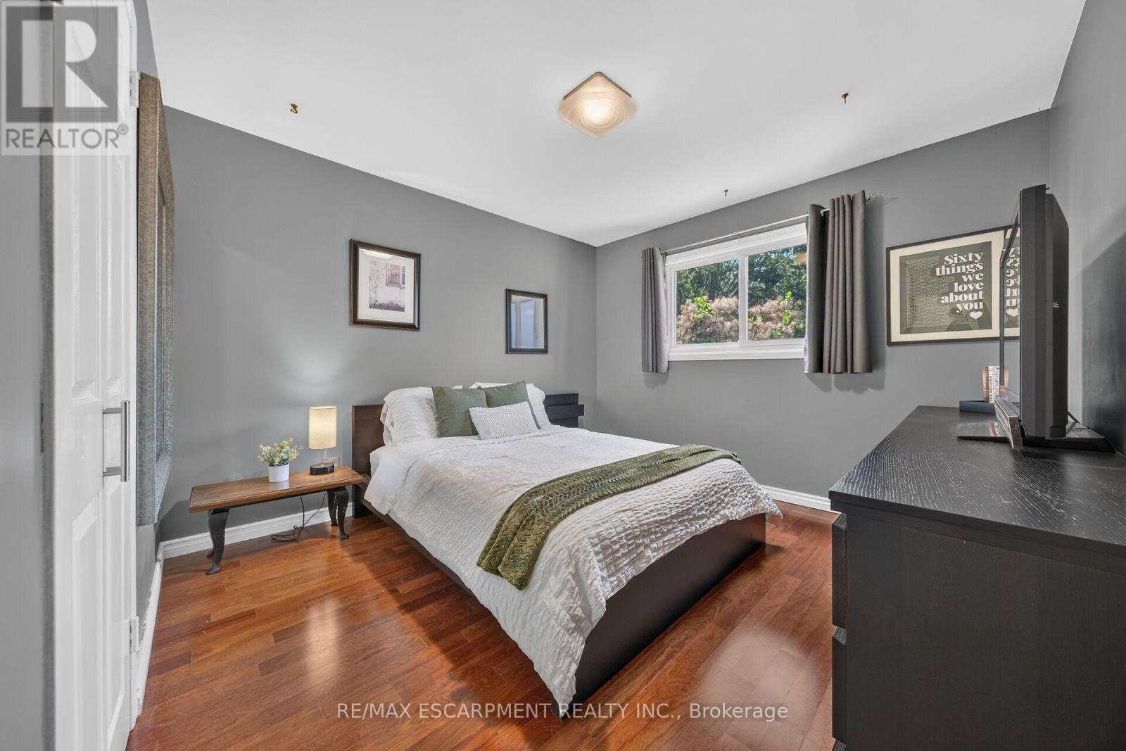 8399 DICKENSON ROAD E - 21