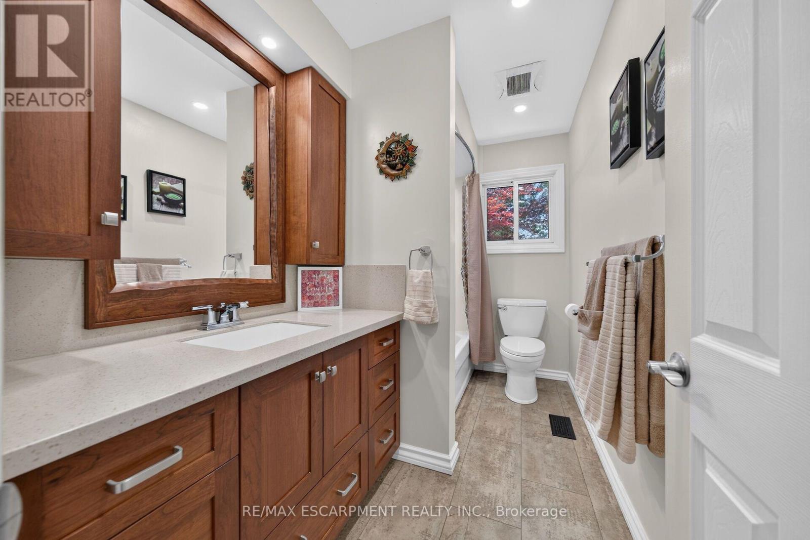 8399 DICKENSON ROAD E - 23