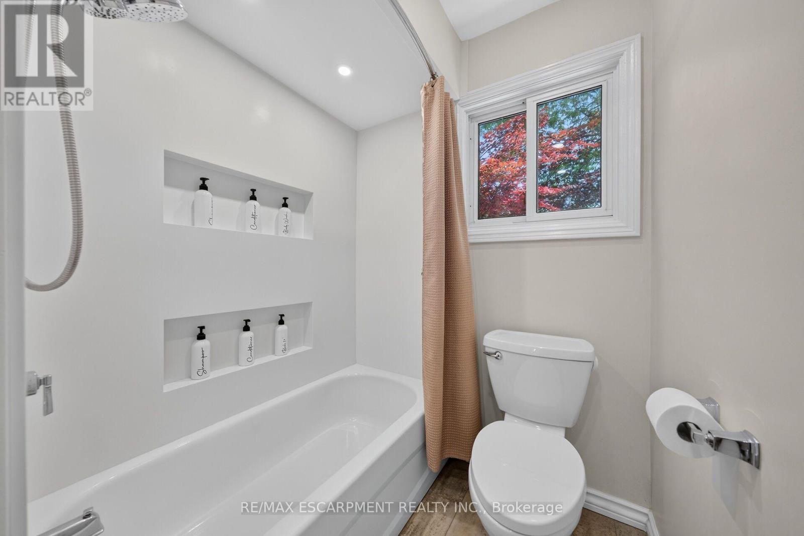 8399 DICKENSON ROAD E - 24