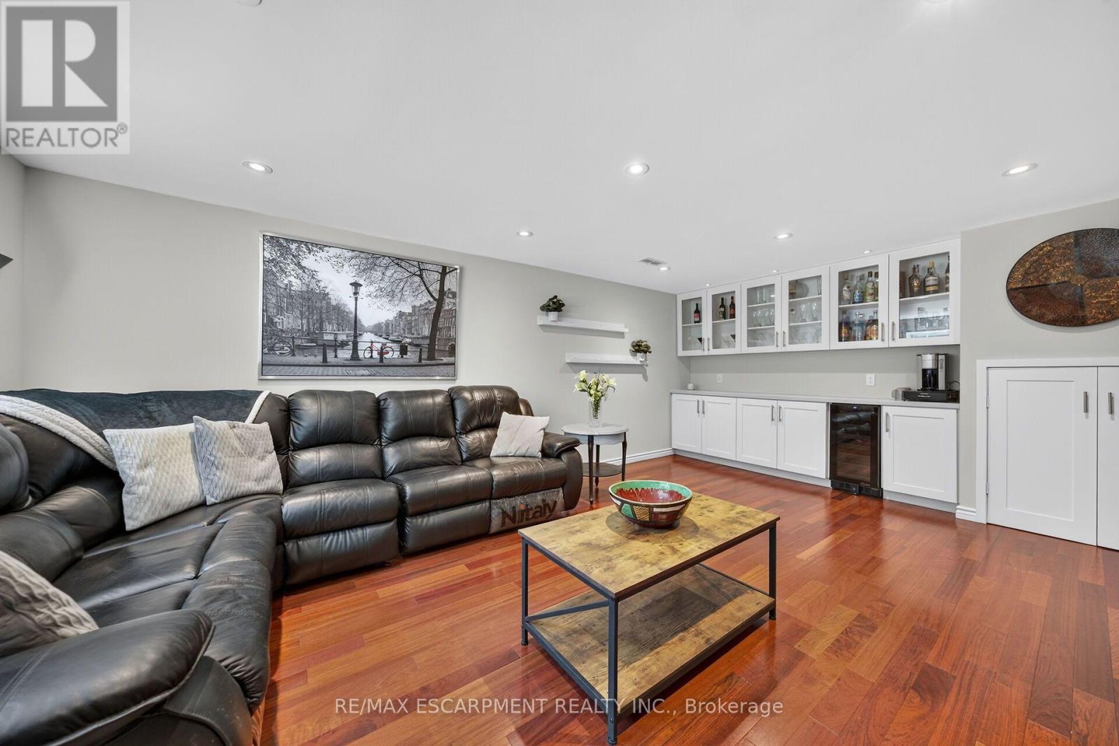 8399 DICKENSON ROAD E - 30