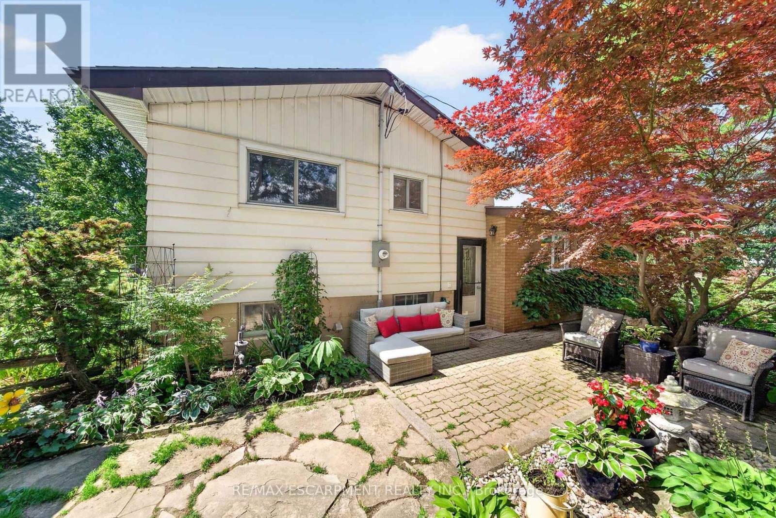 8399 DICKENSON ROAD E - 38