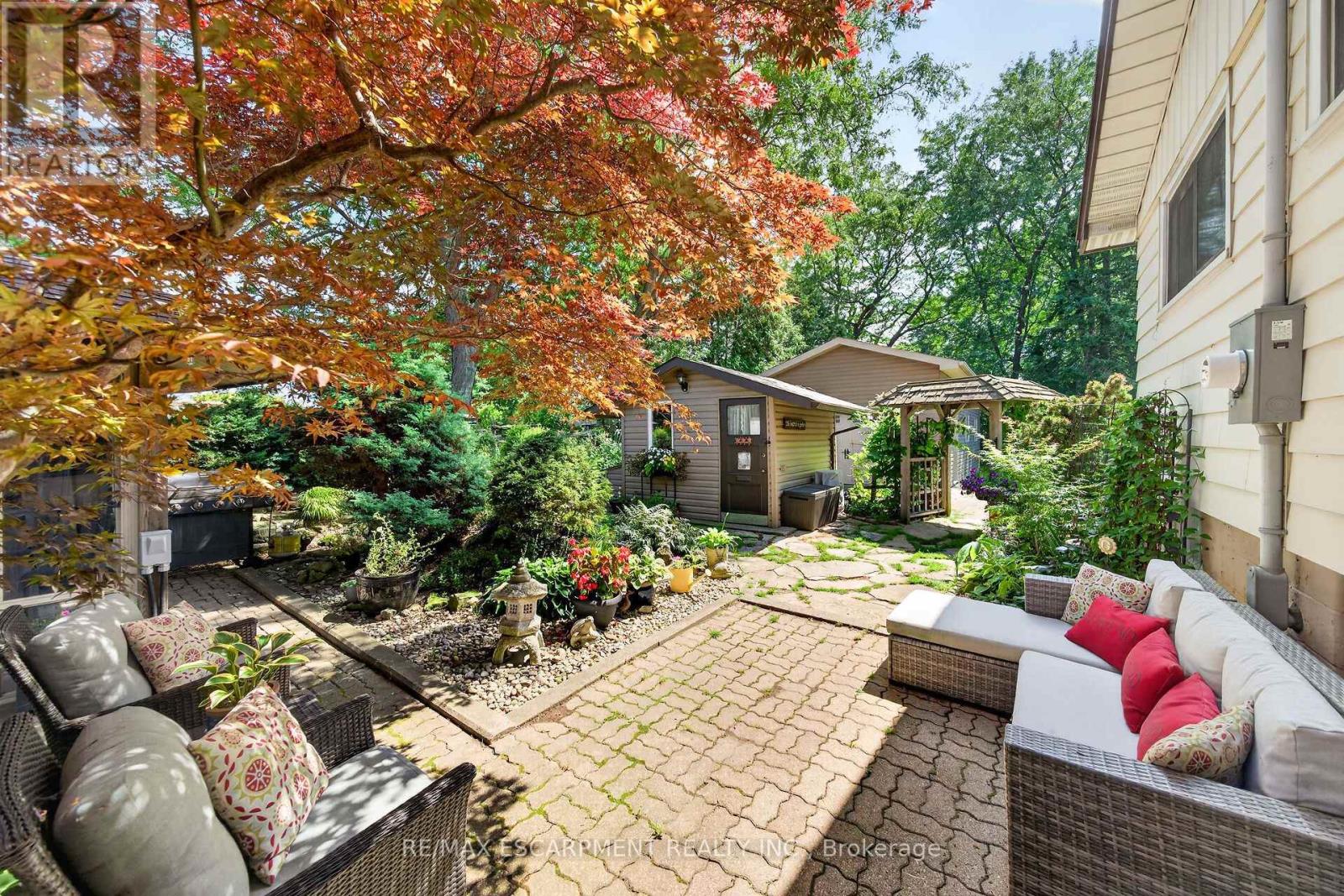8399 DICKENSON ROAD E - 39