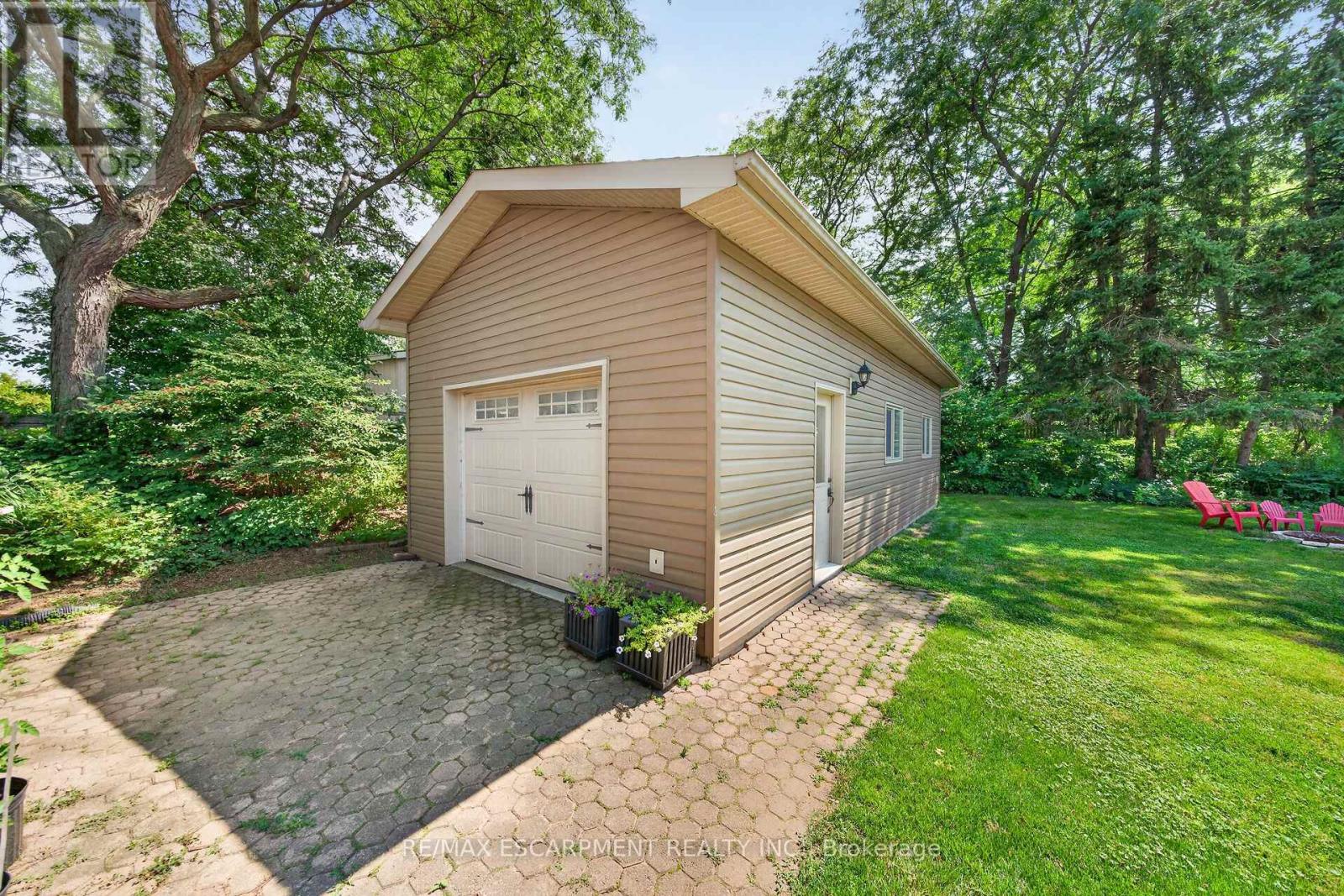 8399 DICKENSON ROAD E - 5