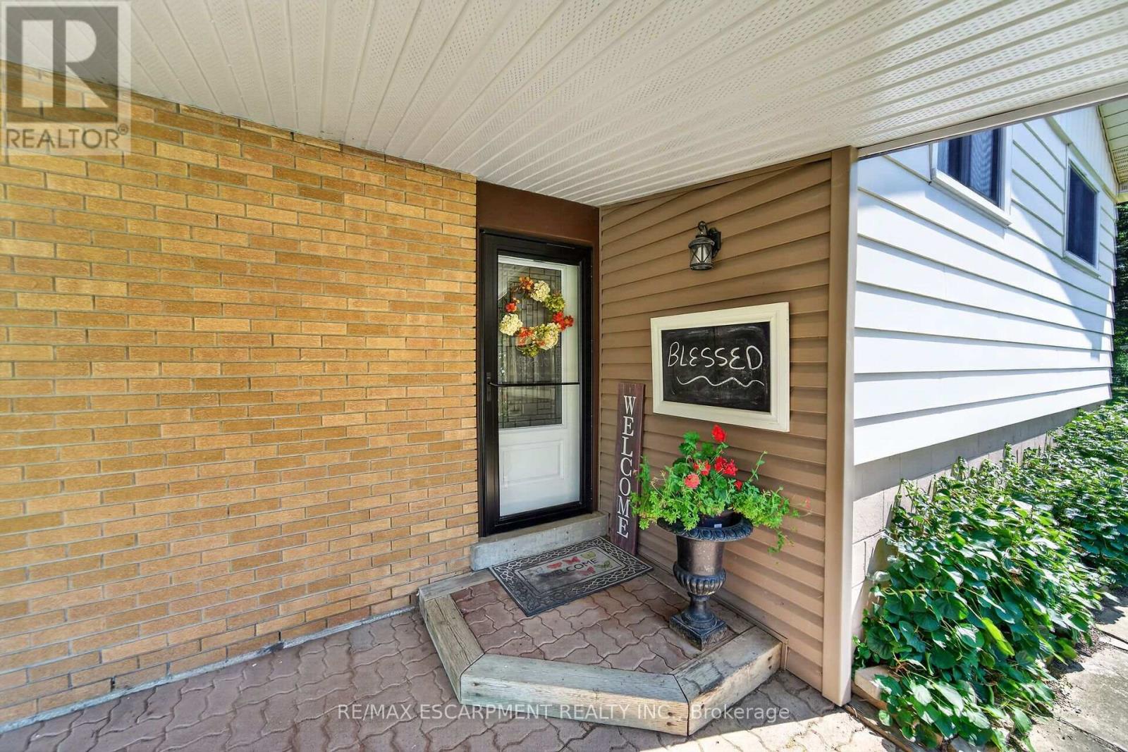 8399 DICKENSON ROAD E - 6