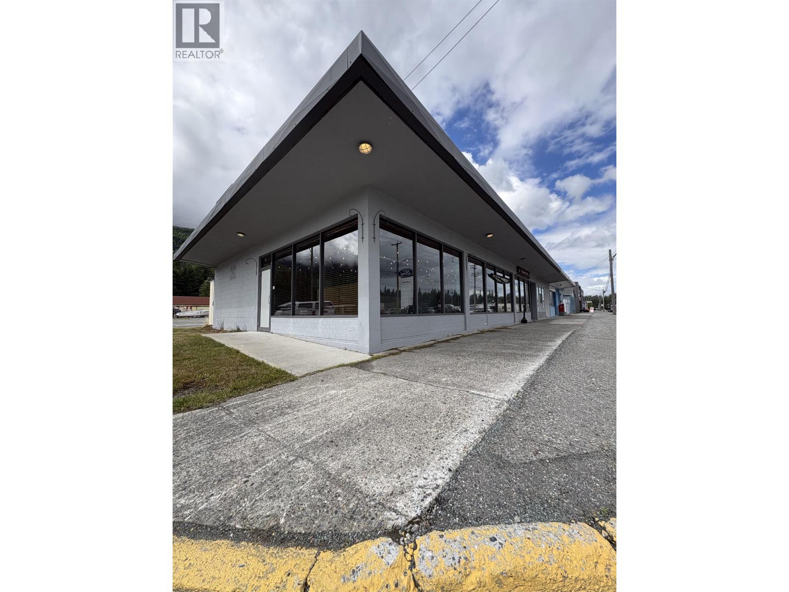 404 406-408 ENTERPRISE AVENUE