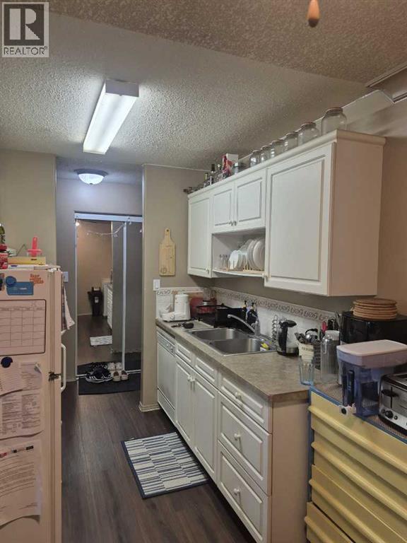 #401 4732 54 Street - 11