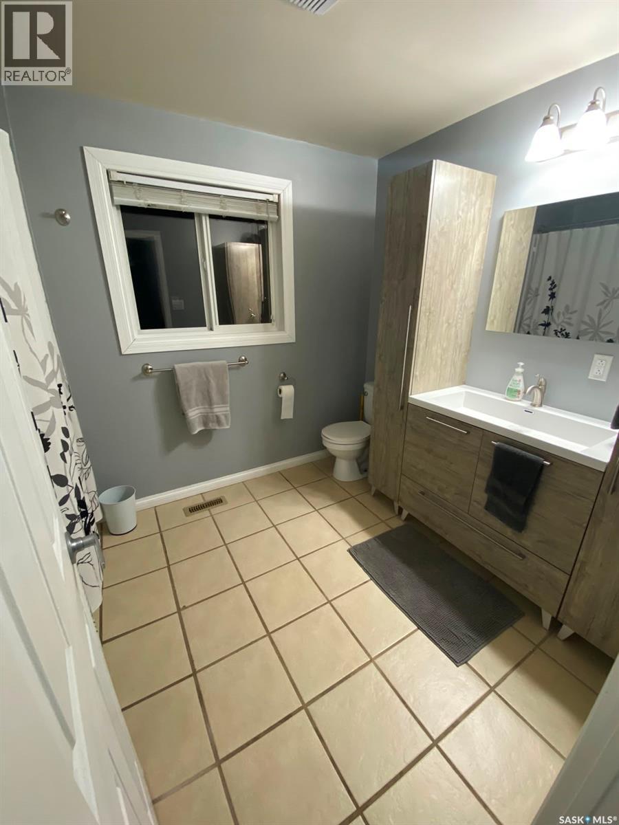 415 9th AVENUE E - 24
