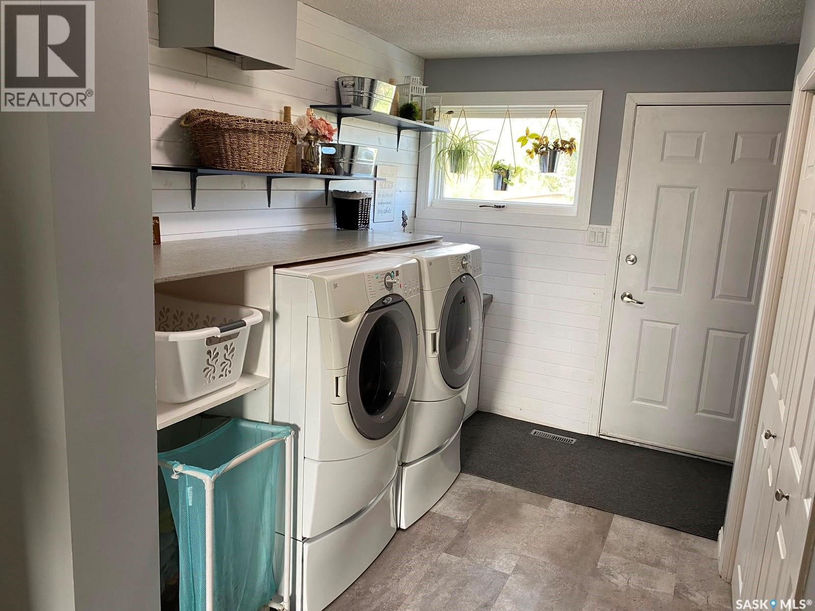 415 9th AVENUE E - 25