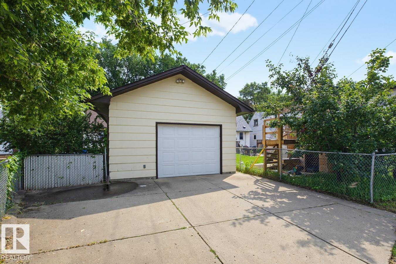 11834 59 ST NW - 30