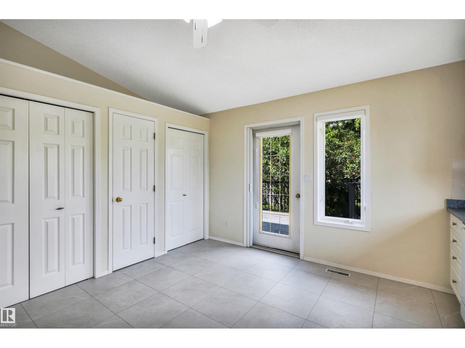20 HIGHLAND CR - Image 11