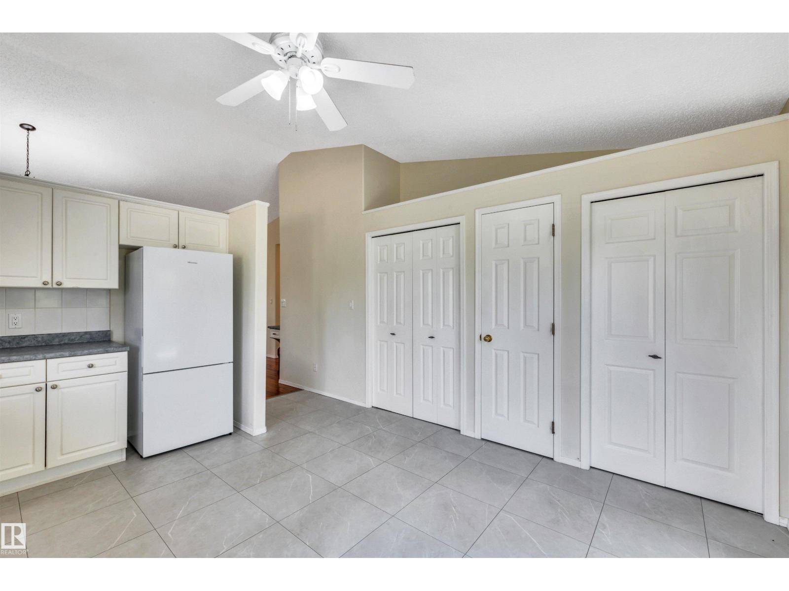 20 HIGHLAND CR - Image 12