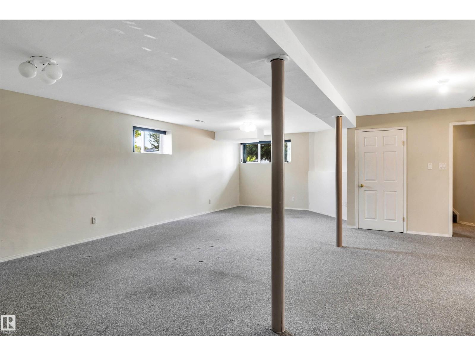 20 HIGHLAND CR - Image 23