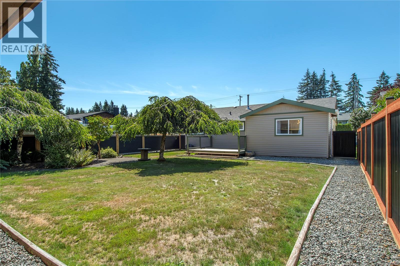 541 Colwyn St - 32