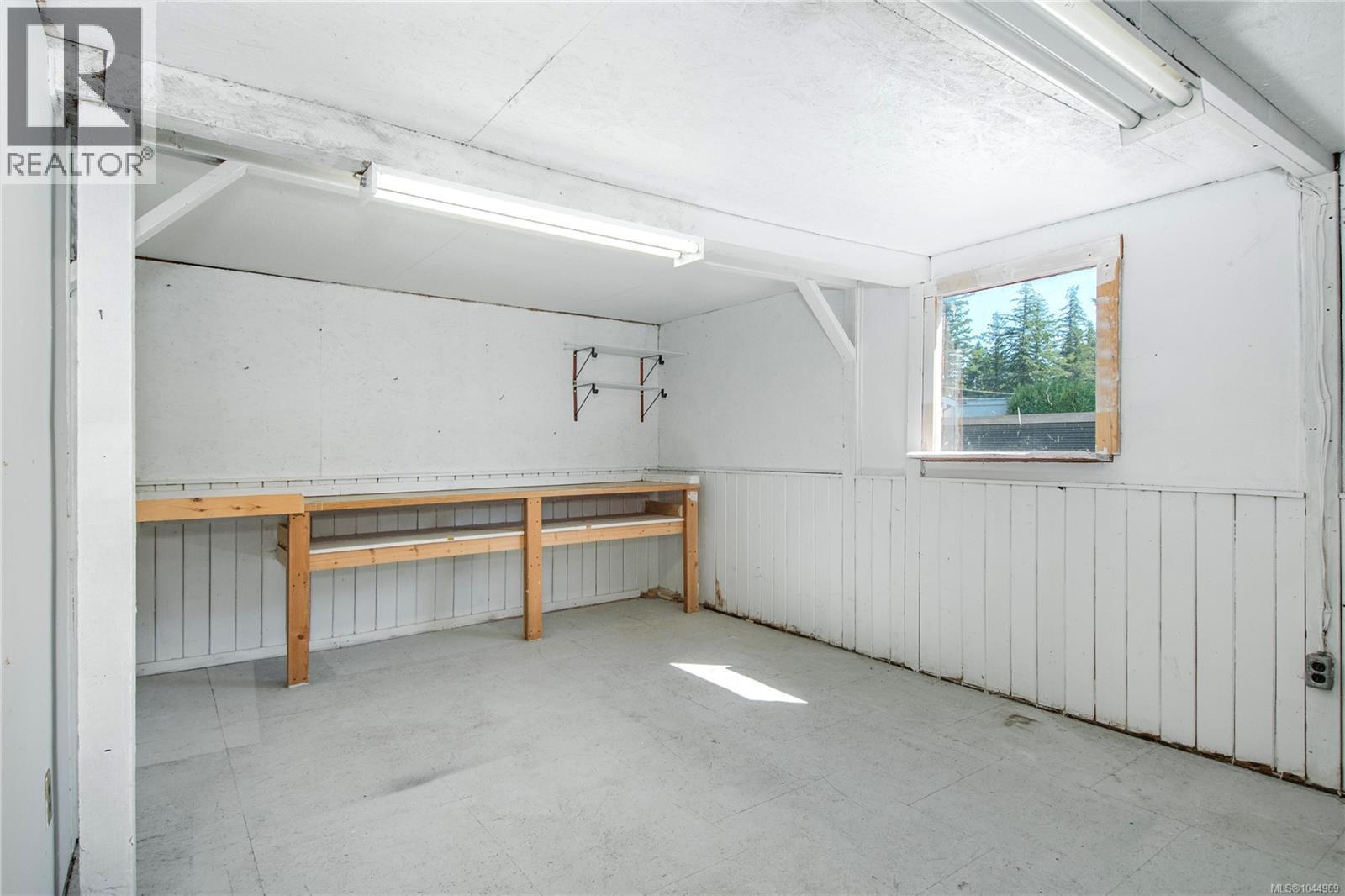 541 Colwyn St - 36