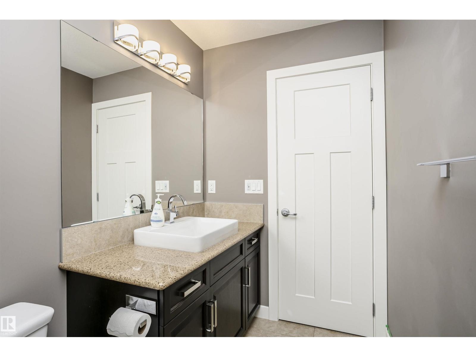 15848 13 AV SW - Image 36