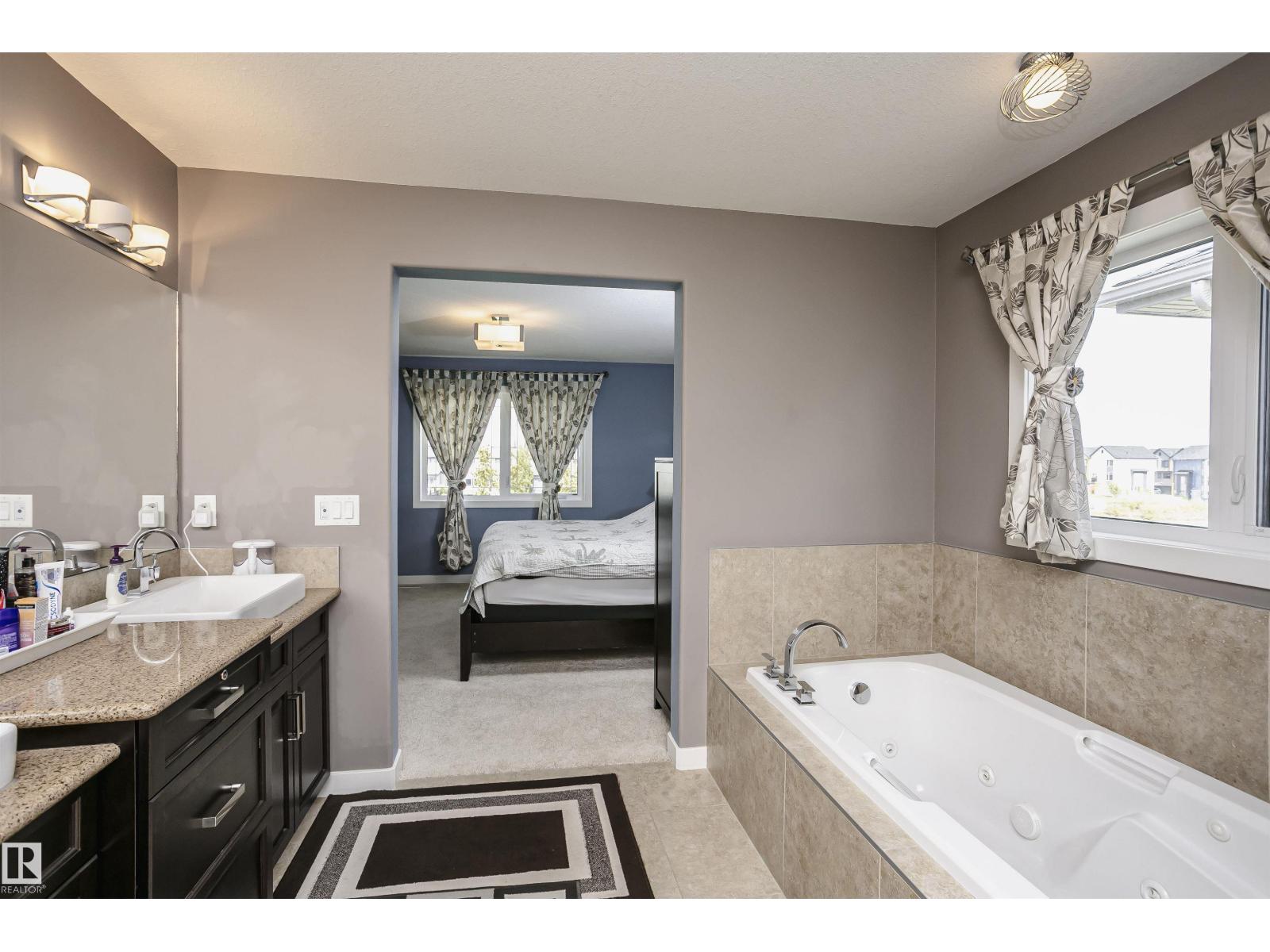 15848 13 AV SW - Image 32