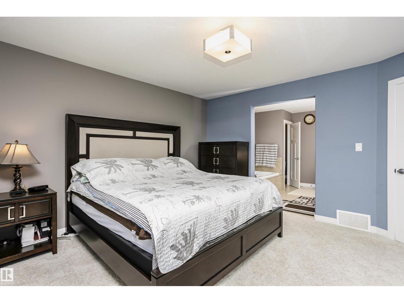 15848 13 AV SW - Image 30