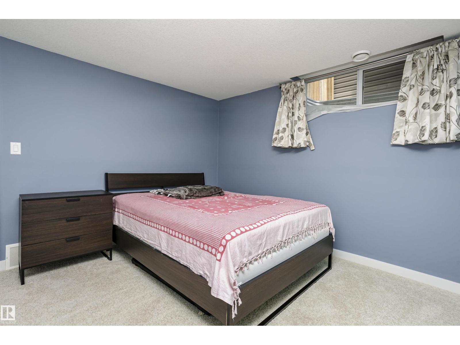 15848 13 AV SW - Image 44