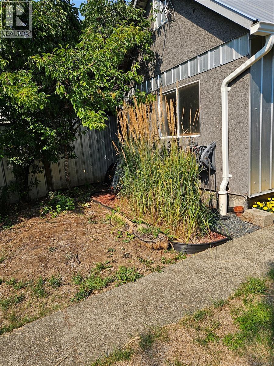 3764 5th Ave - 4