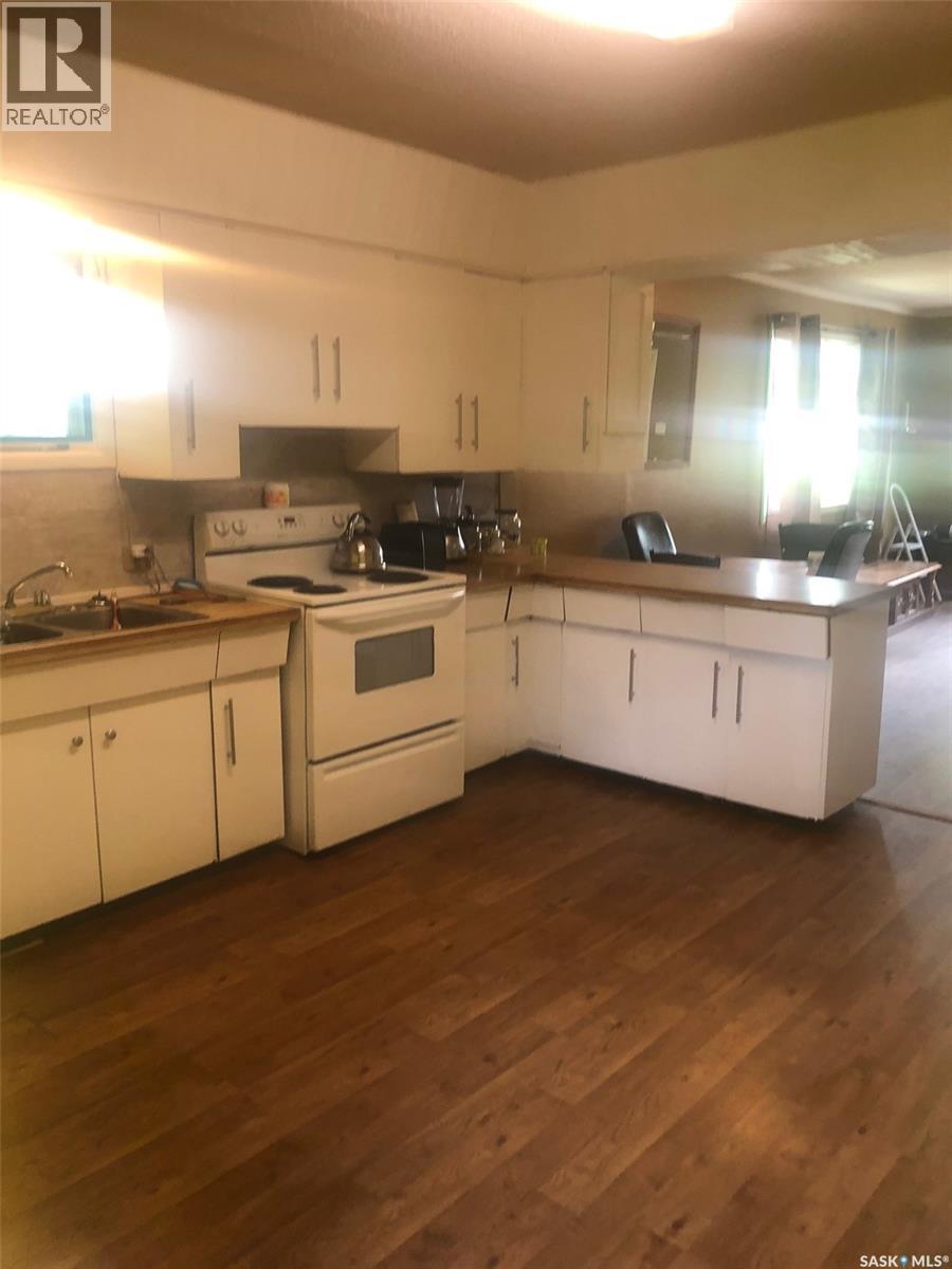 219 3rd AVENUE E - 13