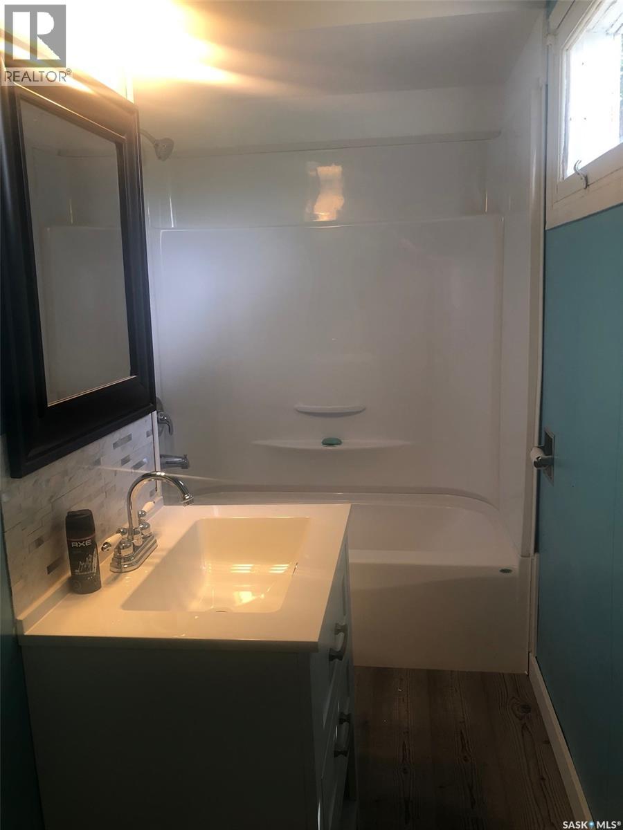 219 3rd AVENUE E - 22