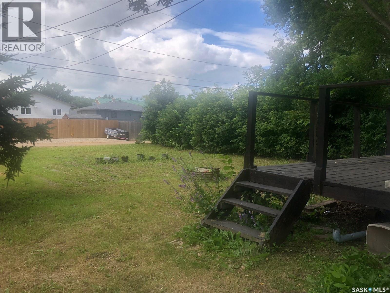 219 3rd AVENUE E - 5