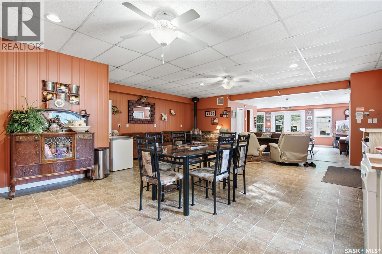 403 Fetsch CRESCENT - 2