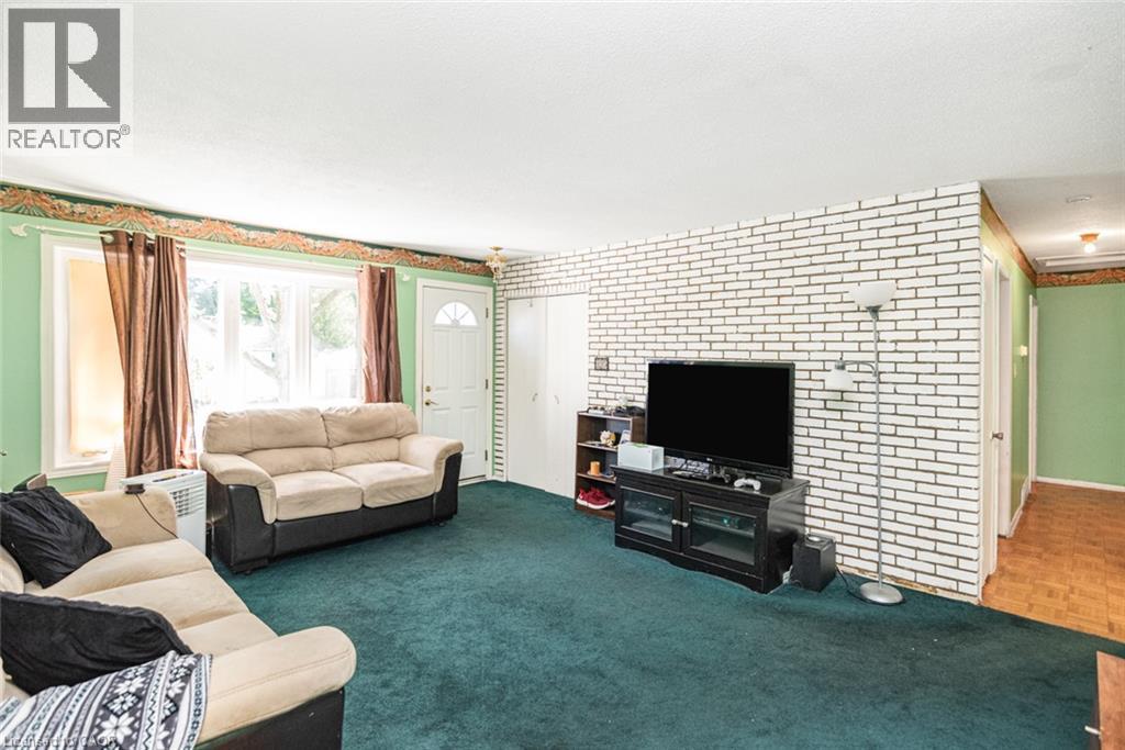 2138 FALMOUTH Terrace, Burlington — photo 2