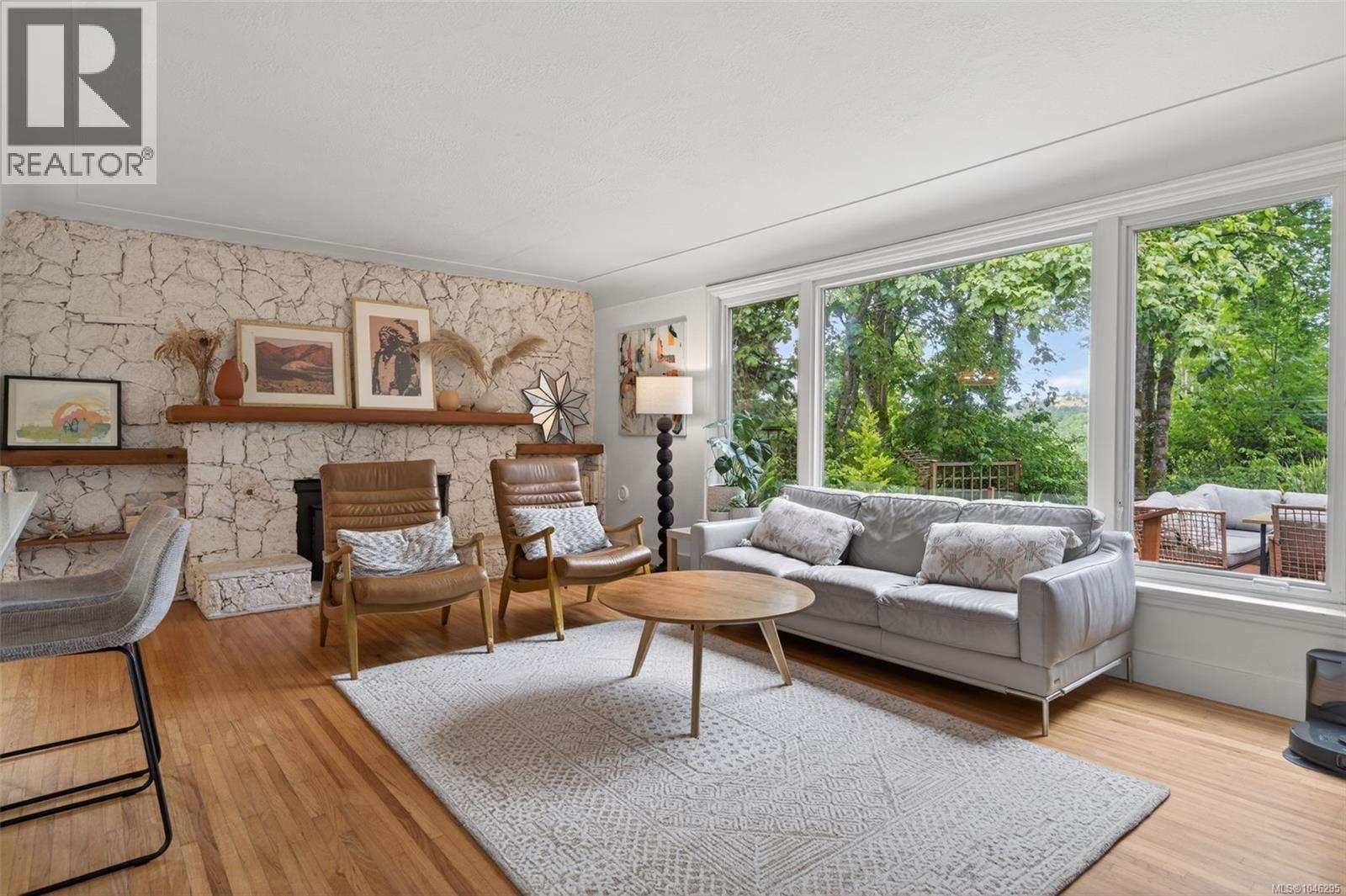  5168 Santa Clara Avenue, Saanich