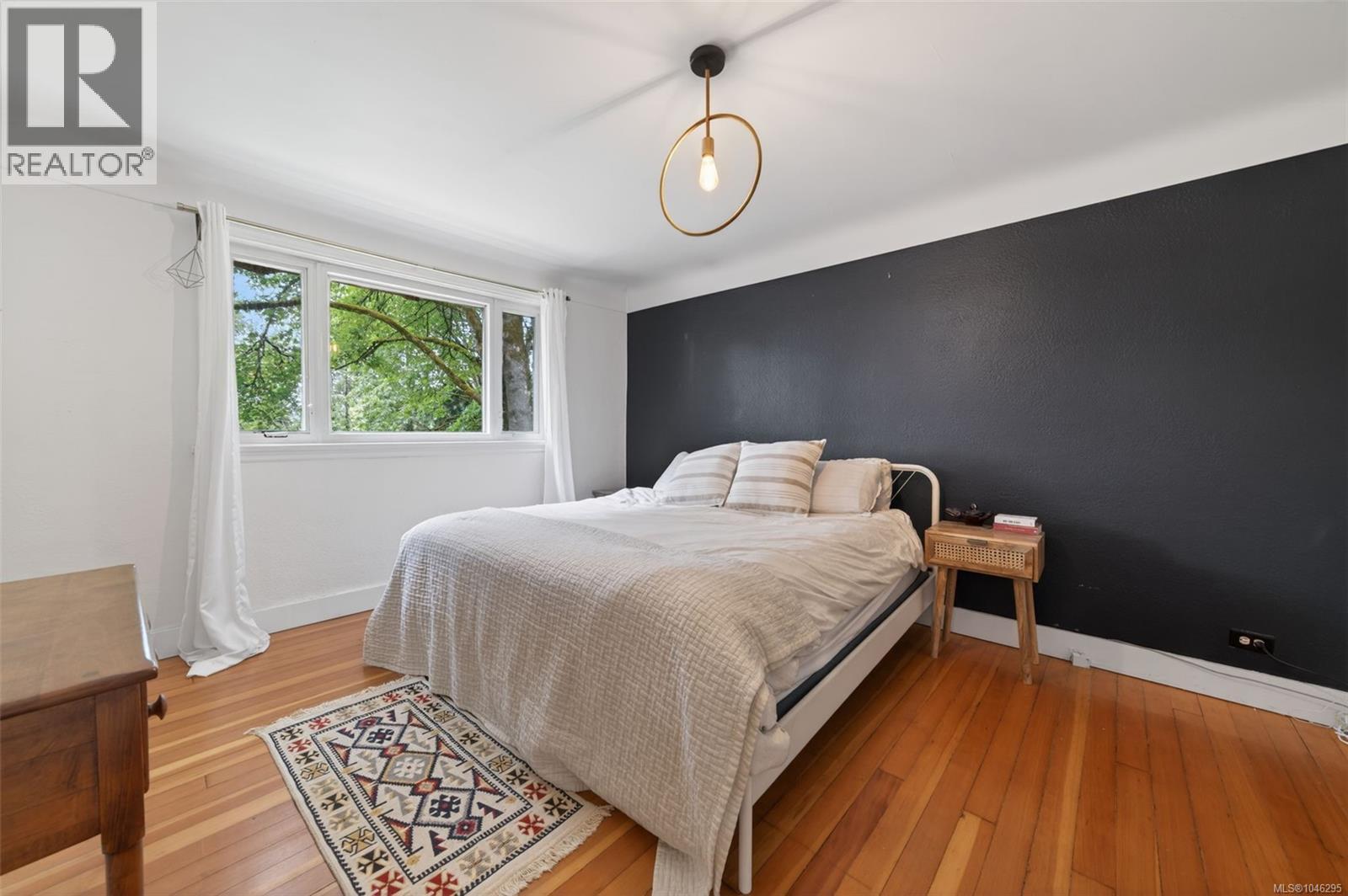  5168 Santa Clara Avenue, Saanich