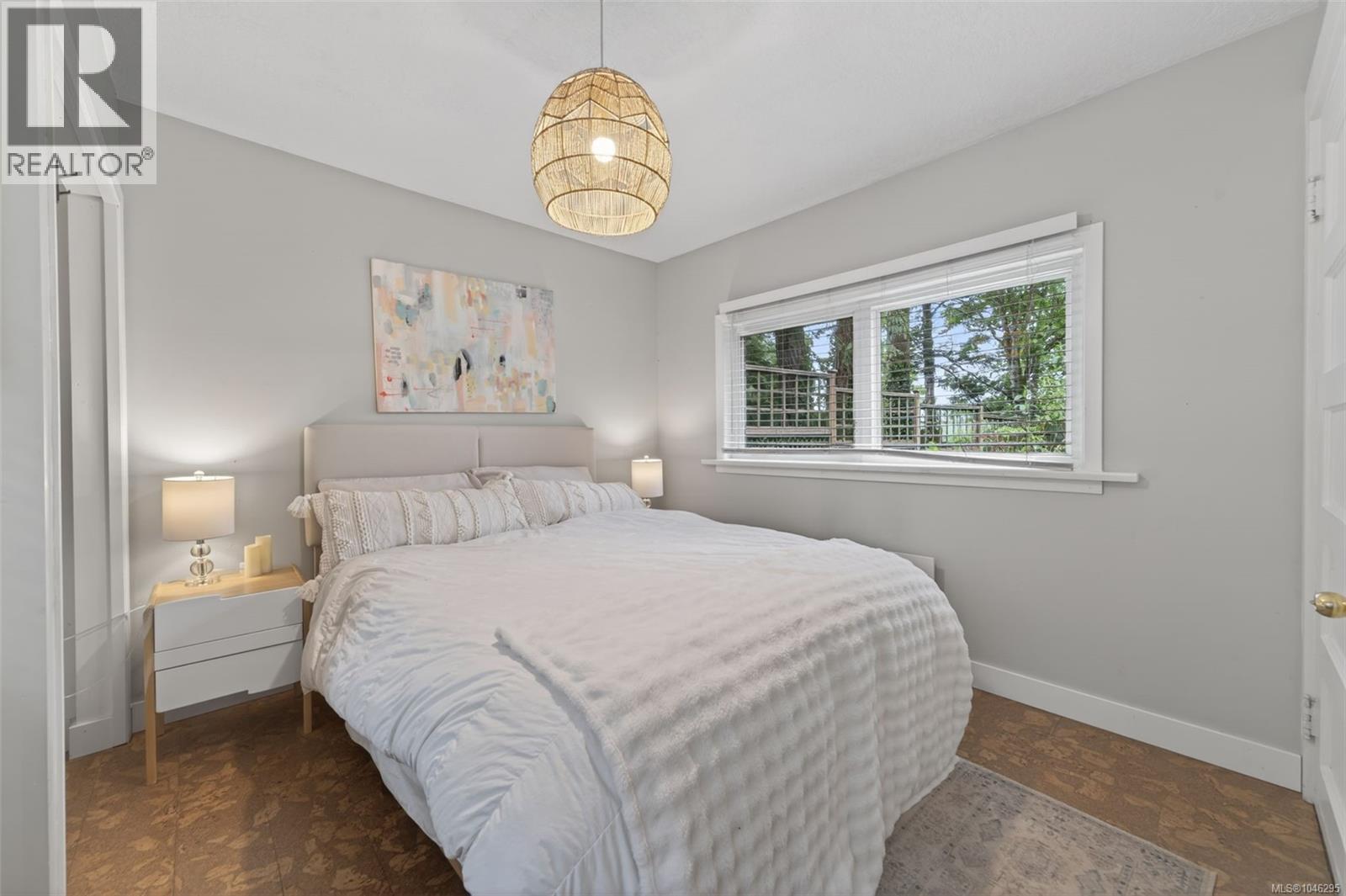  5168 Santa Clara Avenue, Saanich