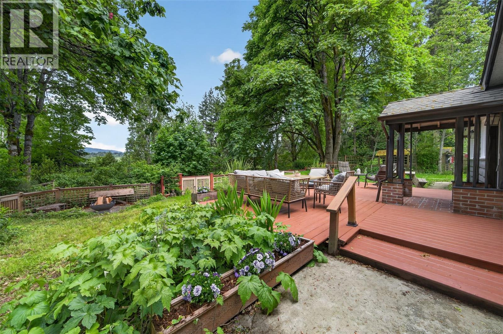  5168 Santa Clara Avenue, Saanich