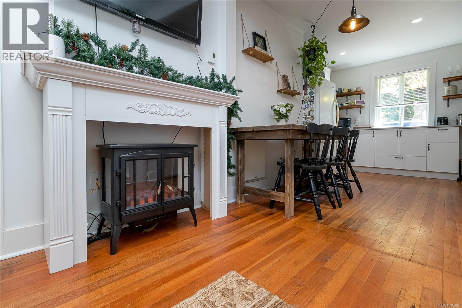  5168 Santa Clara Avenue, Saanich