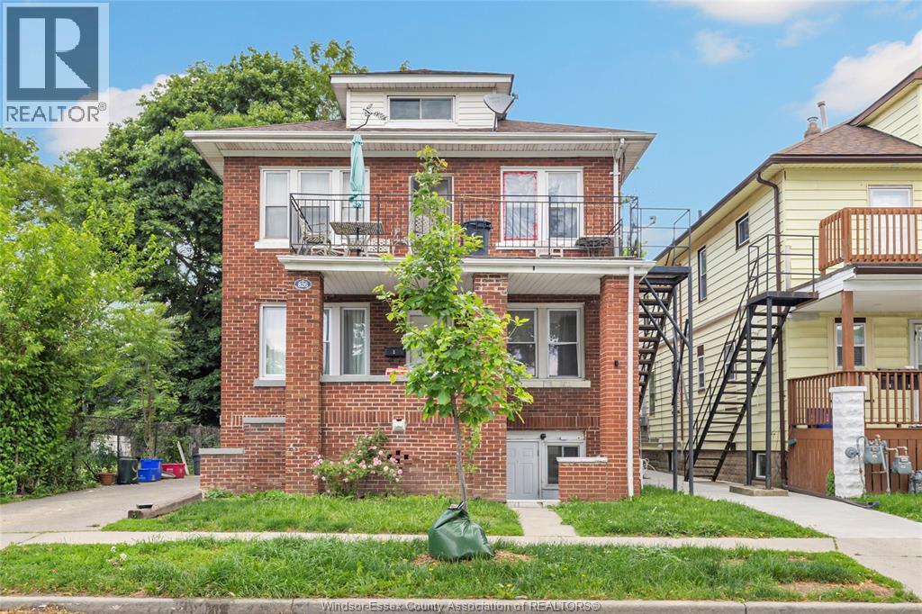 826 JOS JANISSE AVENUE - 2