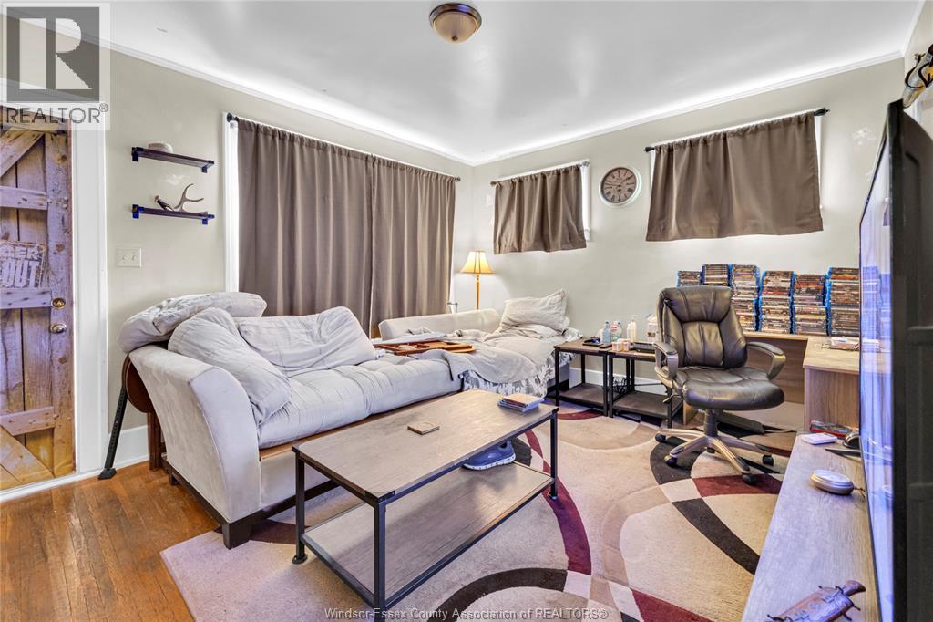 826 JOS JANISSE AVENUE - 23