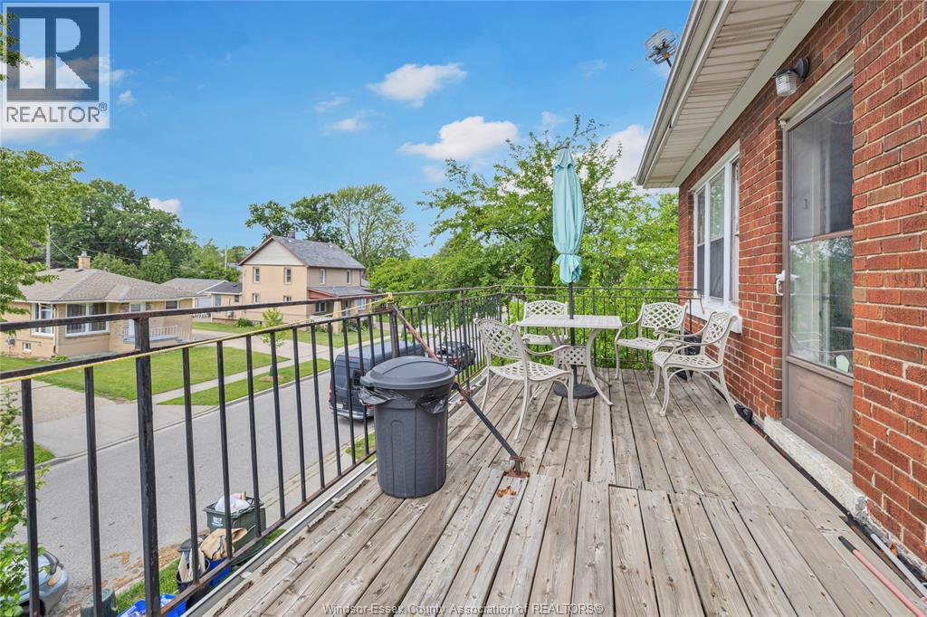 826 JOS JANISSE AVENUE - 27