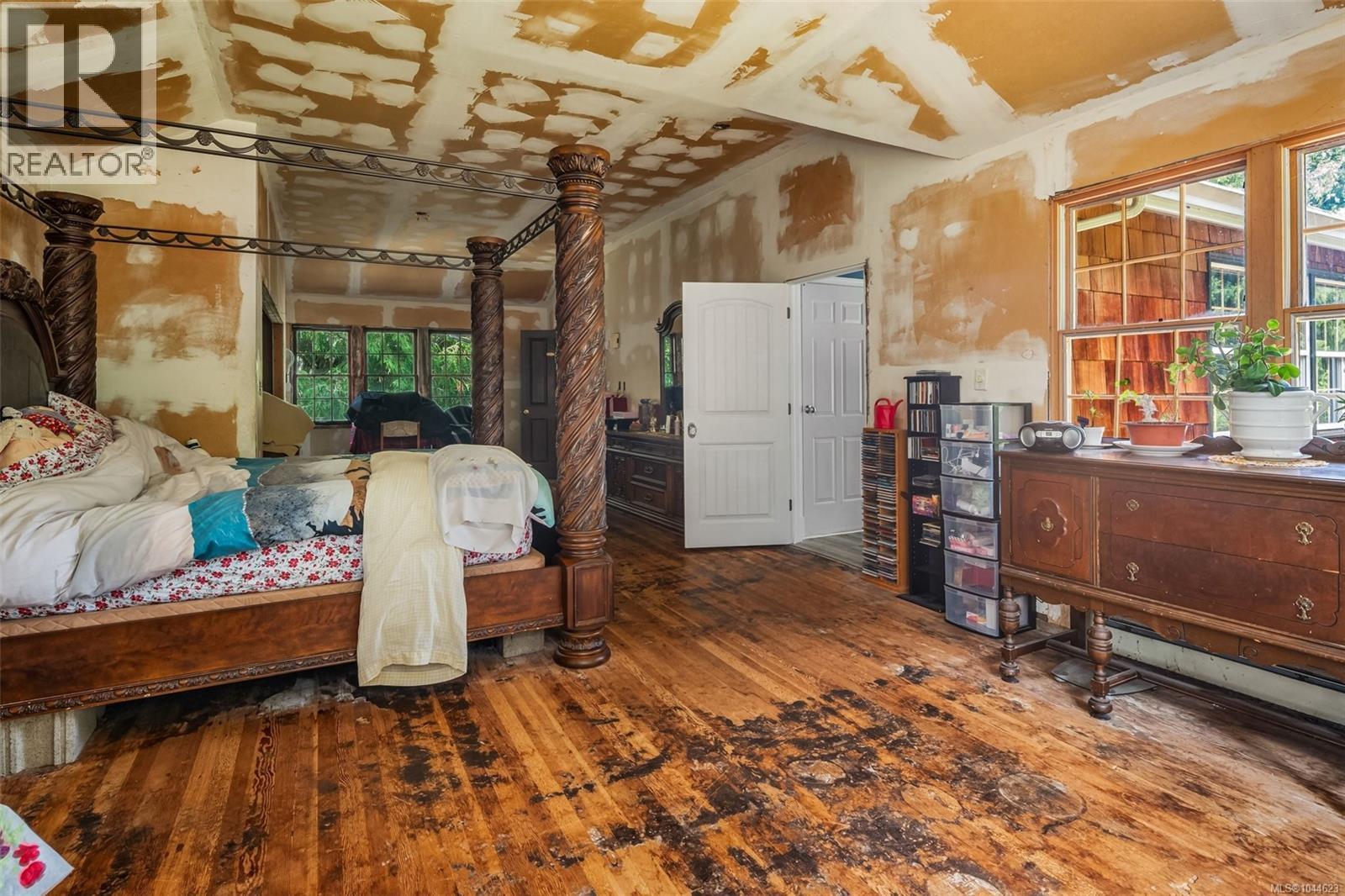 4755 Fairbridge Dr - Image 34