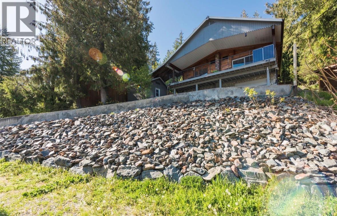 5785 SEYMOUR Road - 1