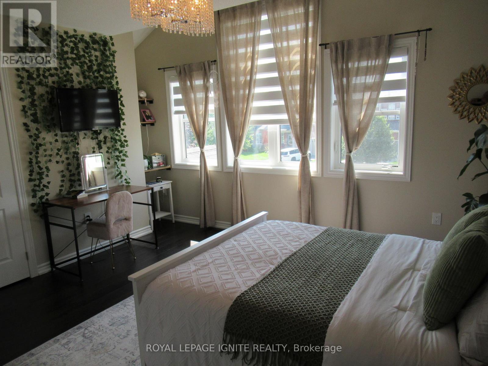 170 GOLD PARK GATE - 16