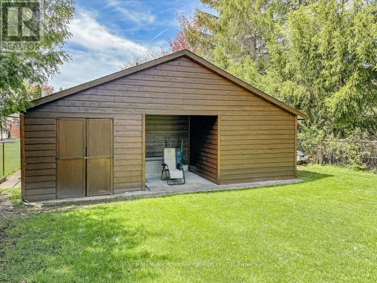 229 LAKE DRIVE N - Image 29