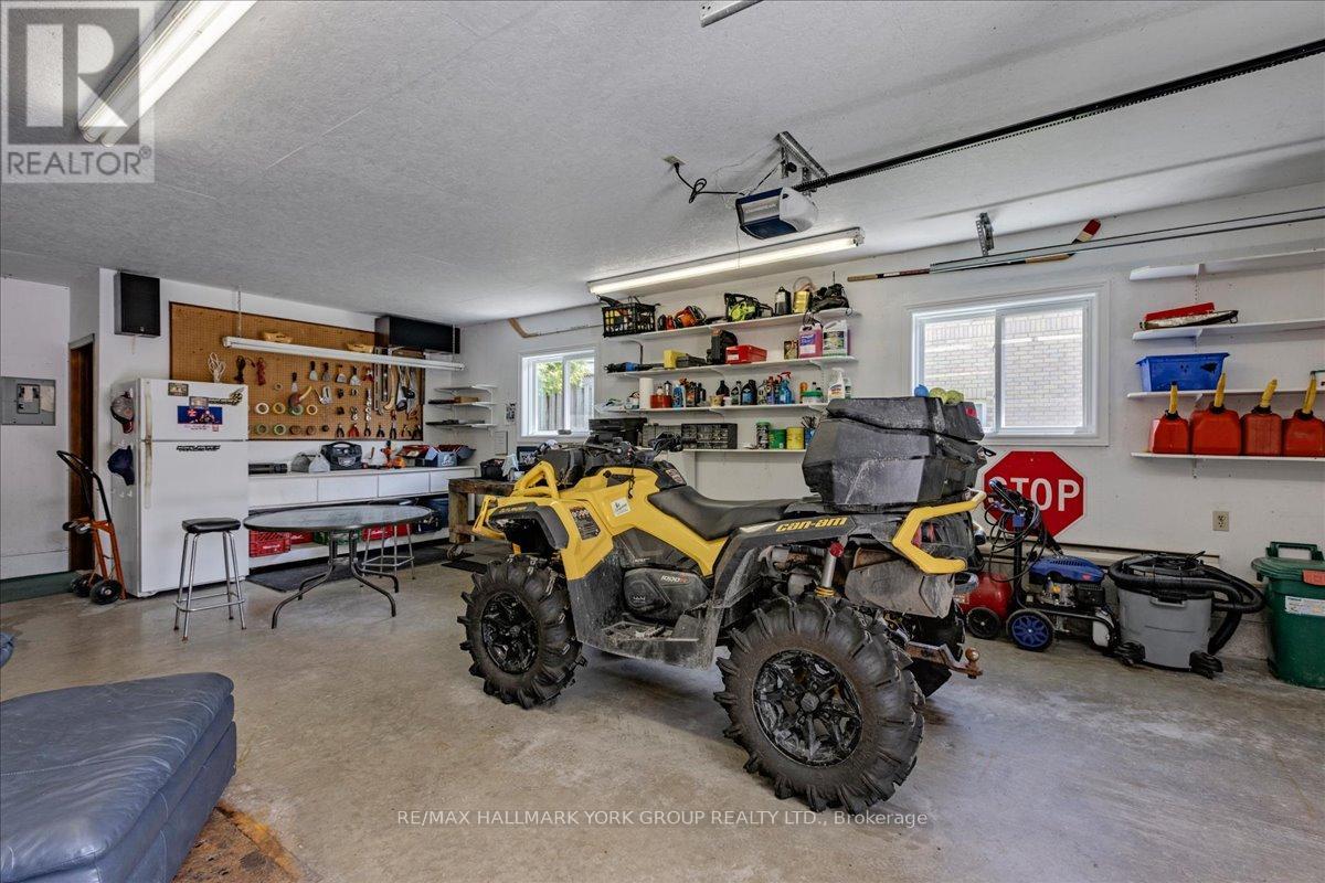 229 LAKE DRIVE N - 30