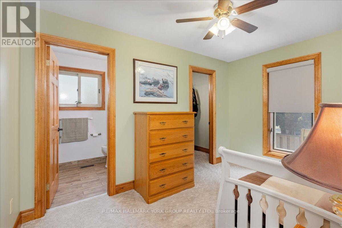 229 LAKE DRIVE N - 21