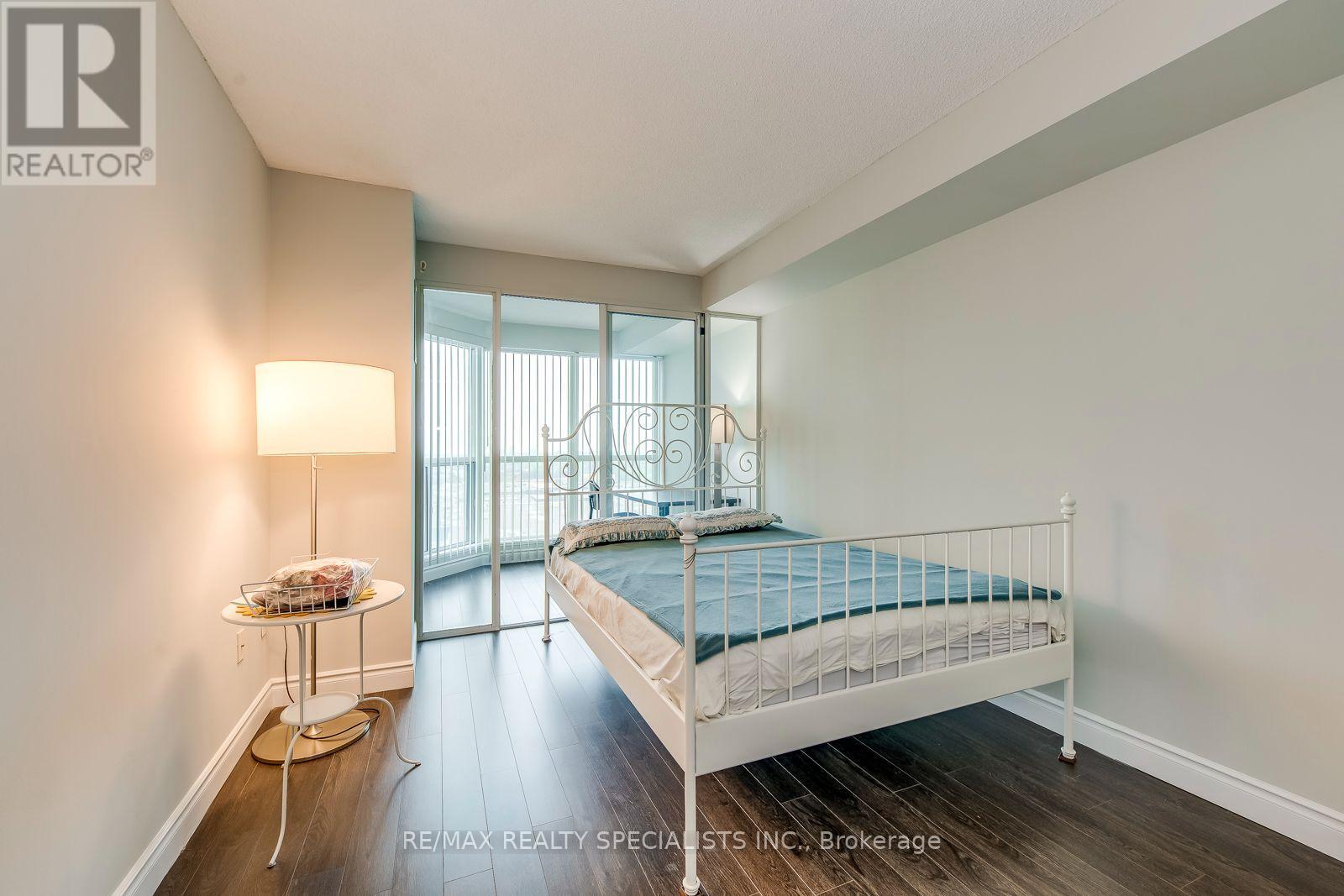 #1112 2177 BURNHAMTHORPE ROAD - 22