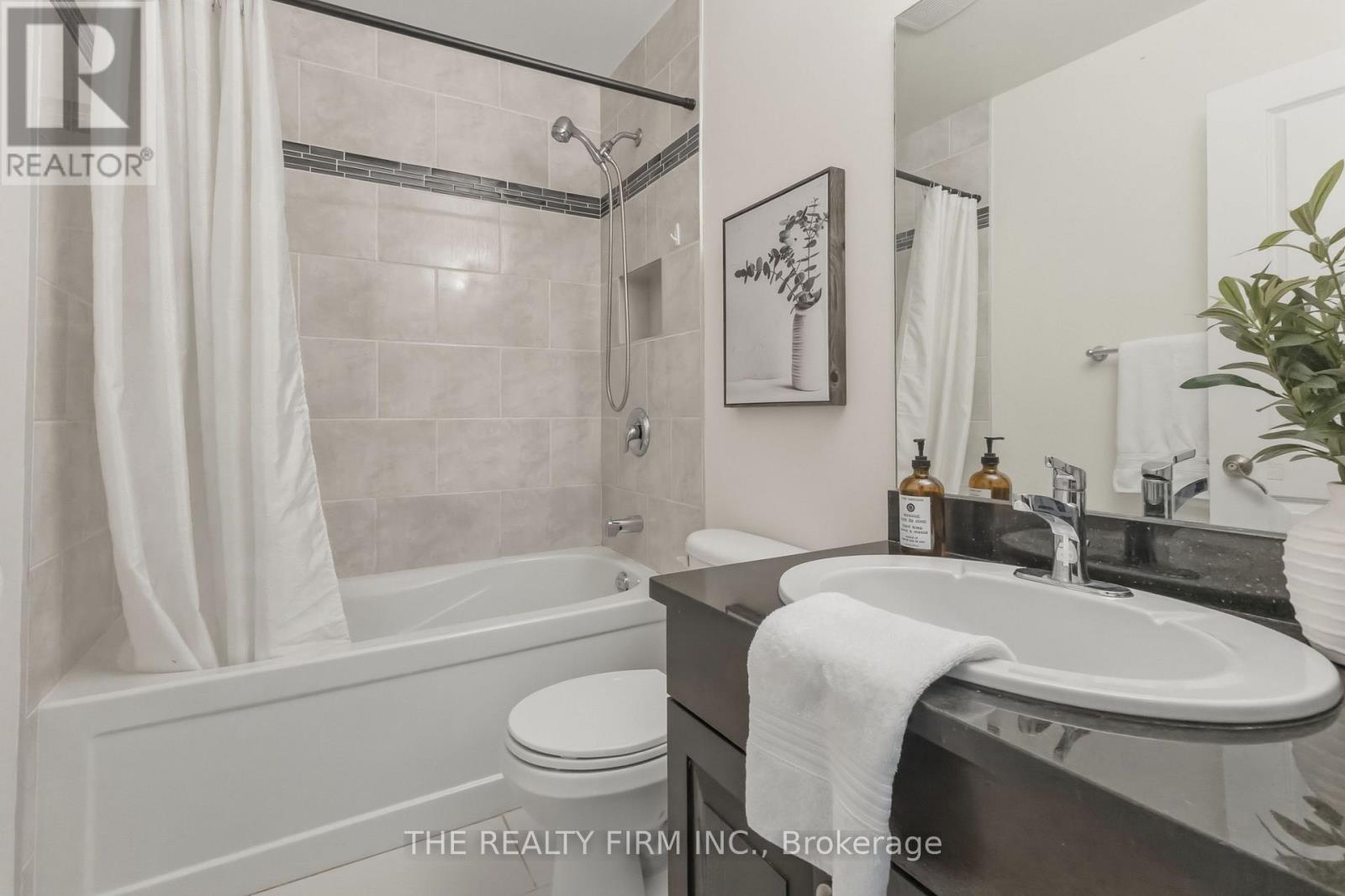 #210 733 DEVERON CRESCENT - 24