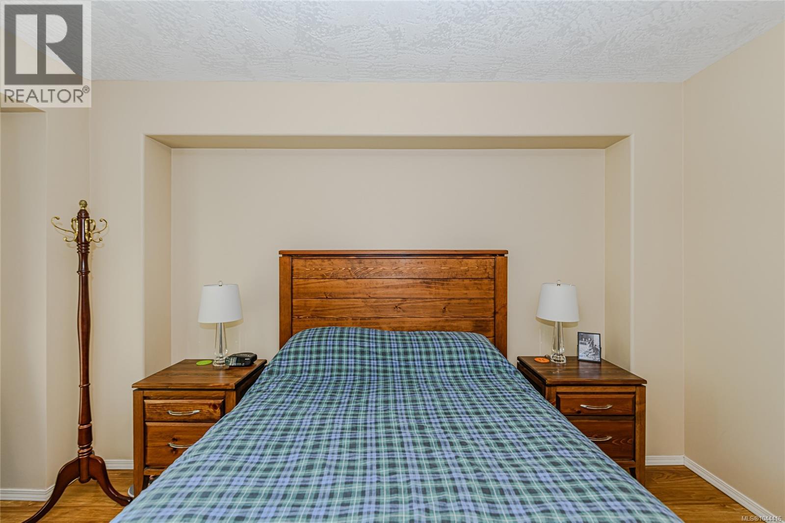 405 510 Marsett Place, Saanich
