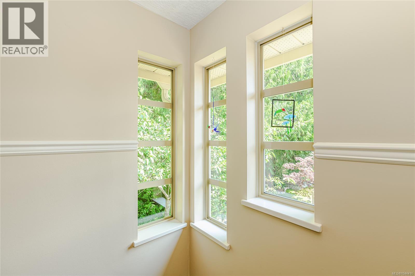 405 510 Marsett Place, Saanich