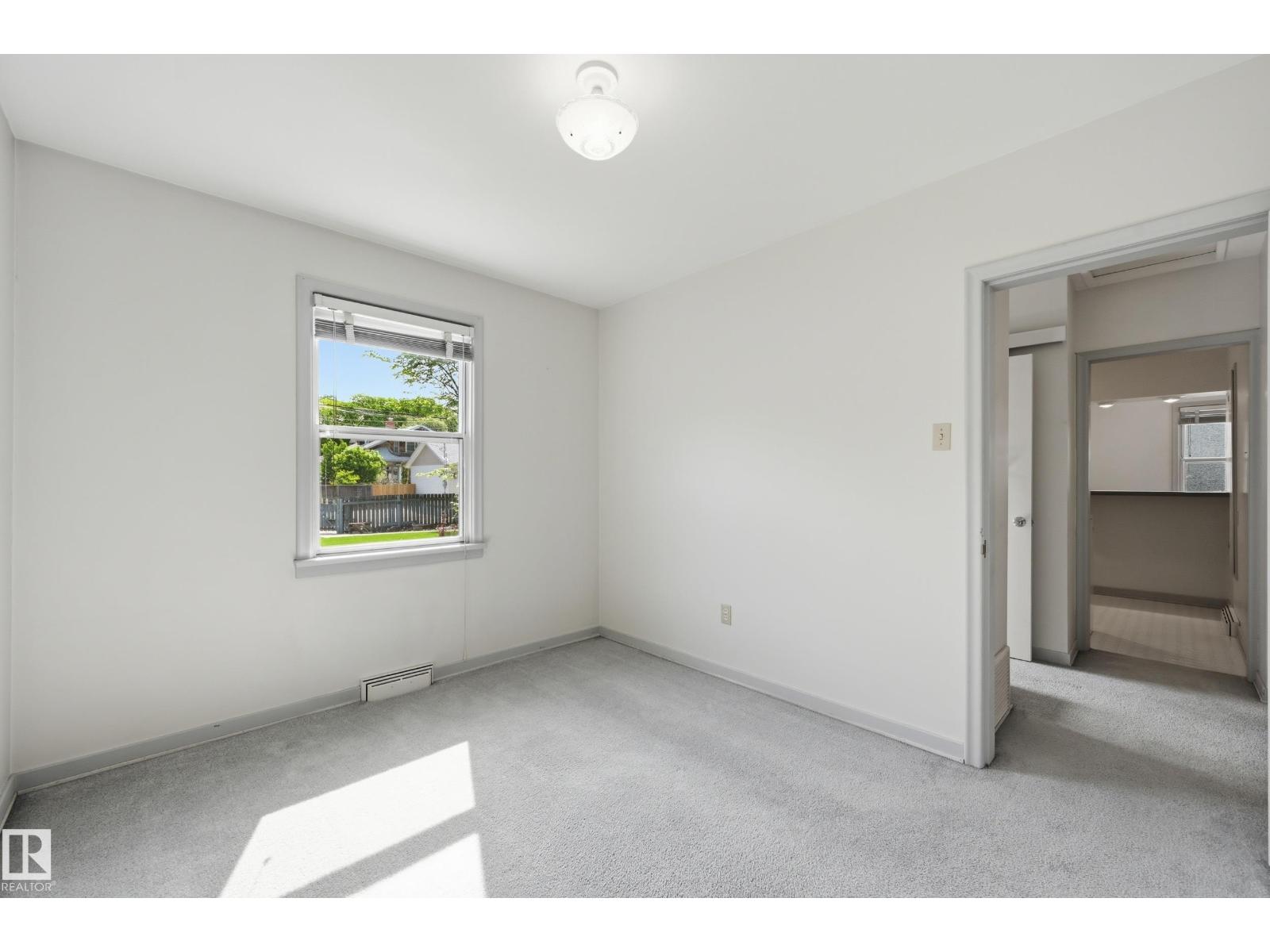 10935 127 Street NW - Photo 25